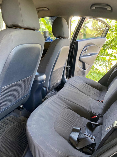 Imagen 5 de 10 de Kia Rio Semi Full