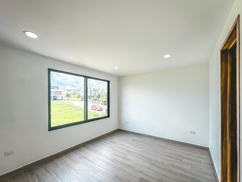 Casa En Venta Con Recámara En Planta Baja En Parque Veracruz.