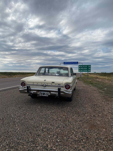 Ford Falcón De Lujo