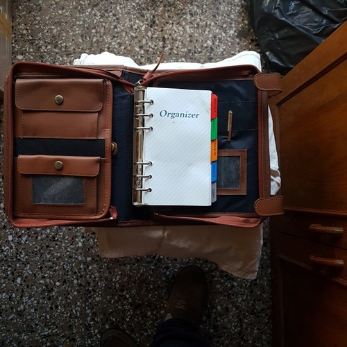 Antigua Agenda, Organizador Y Tarjetero De Cuero.