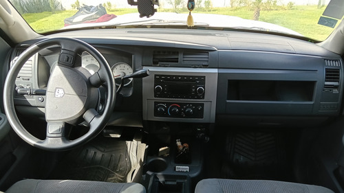 Dodge Dakota Crew cab 4x2 3.7L T/A