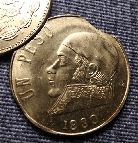 Moneda Con Error, Un Peso Morelos 1980,  Clipped.