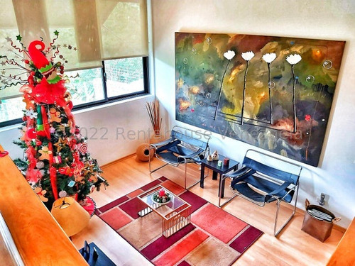 Espectacular Town House De 4 Niveles, En Venta. En Oripoto. 25-2536