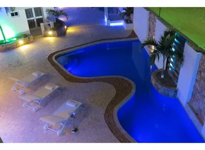 Hotel y resort en venta