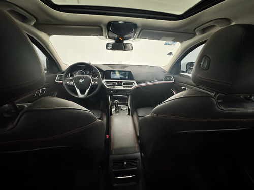 BMW Serie 3 2.0 330i Sport Line At