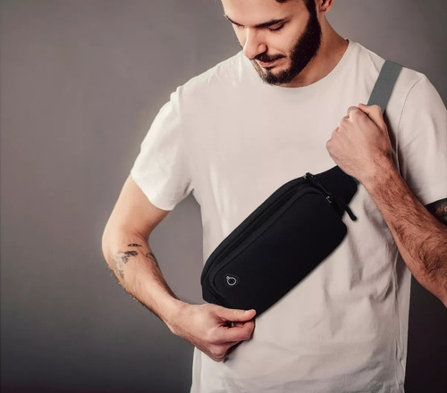 Cangurera Riñonera Deportiva Multifuncional Impermeable Gym Color Negro