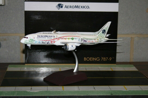 Avión Aeromexico Boeing 787-9 Quetzalcoatl Gemini 1:200 Aeromexico Actual (Usado)