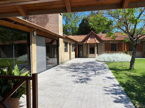 Venta Casa Parada 11 - A 300 Mts. De Ruta 9. Funes