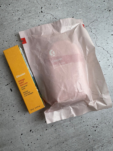Set Balm Dotcom + Hand Cream Bálsamo Labial Glossier