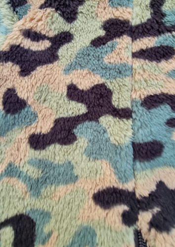 Imagen 4 de 4 de Enterito Bebe Coral Fleece Est.camouflado Cierre Y Capucha