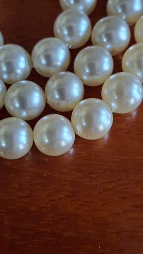 Collar Perlas Tres Vueltas / Espero Ofertas Blanco (Usado)