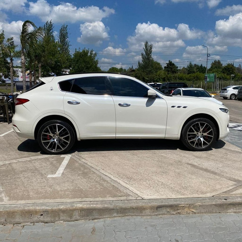 Imagen 8 de 24 de Maserati Levante 3.0 Biturbo Sq4 430cv