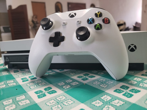Xbox One S 500gb 1 Joystick + 100juegos Digitales Para Desca