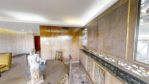 Departamento De 4 Ambientes En Venta En Flores.