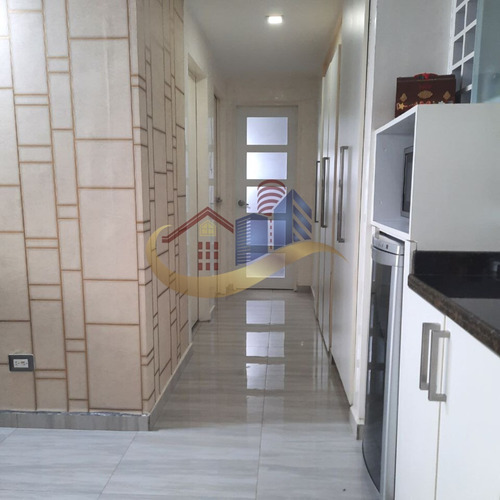 Imagen 5 de 11 de Apartamento En Venta En Macuto De 3 Hab. 2 Baños Ref 979