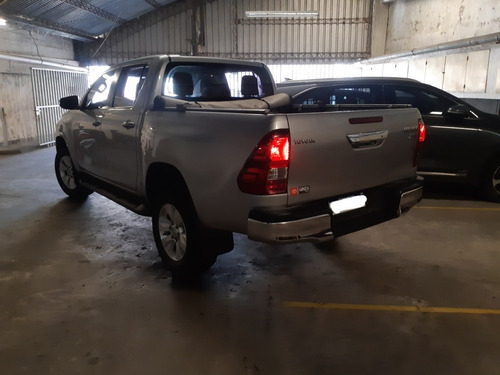 Toyota Hilux 2.8 Cd Srv Pack 177cv 4x2 2017