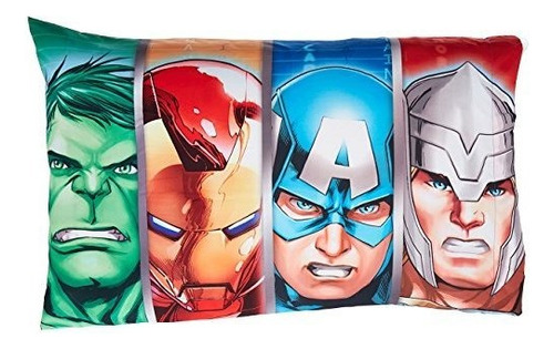 Los Vengadores De Marvel Montan Una Funda De Almohada