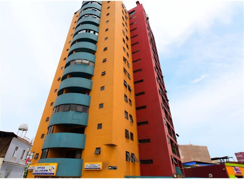 Departamento En Venta De 3 Dorm. Ed. Los Residentes