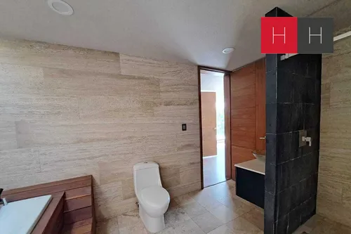 Casa En Venta En Zona Lomas De Angelópolis