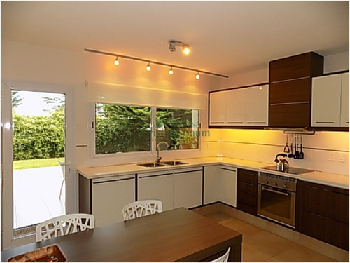 Excelente Casa En Boulevard Park. Mansa- Ref: 18116