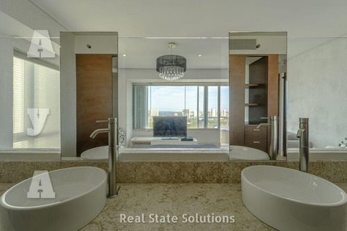 Imagen 14 de 30 de Departamento Penthouse, Venta/renta, Amueblado 5 Recámaras, Doble Altura, Sala Tv, Puerto Cancún