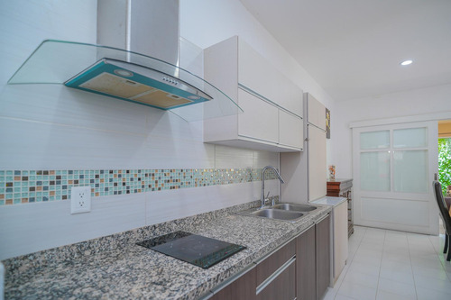 Casa En Venta Con Jardin Privado En Jiutepec, Morelos