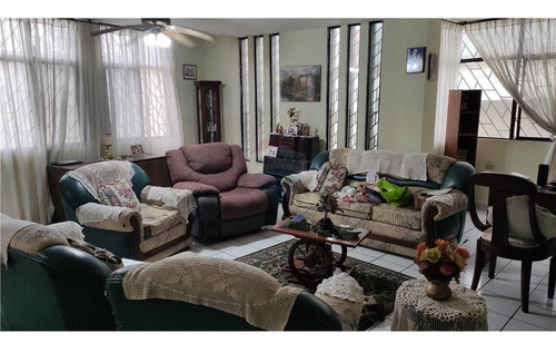 Imagen 3 de 8 de Casa En Zona Cmercial