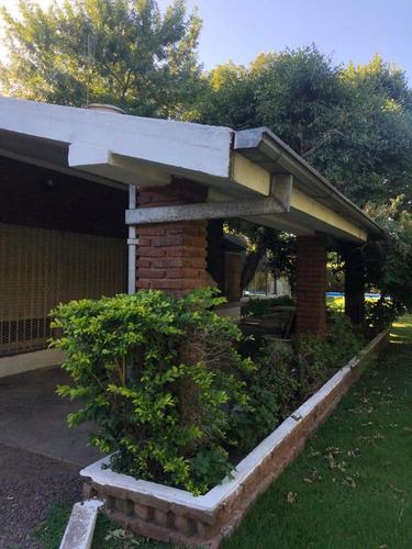 Imagen 2 de 30 de Excelente Casa Quinta Con Pileta Y Quincho Cerrado