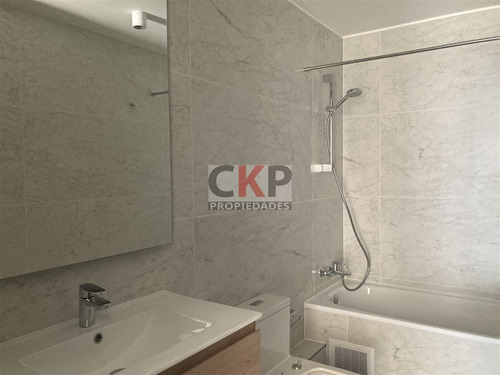 Townhouse En Venta De 4 Dorm. En Las Condes