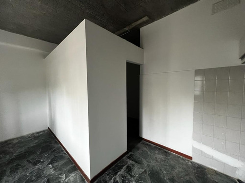 Venta Monoambiente C/patio Cruce Florencio Varela