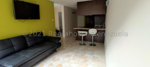 Imagen 4 de 9 de Hermoso Apartamento Ubicado En Zona Tranquila Y Segura Mls #22-8038