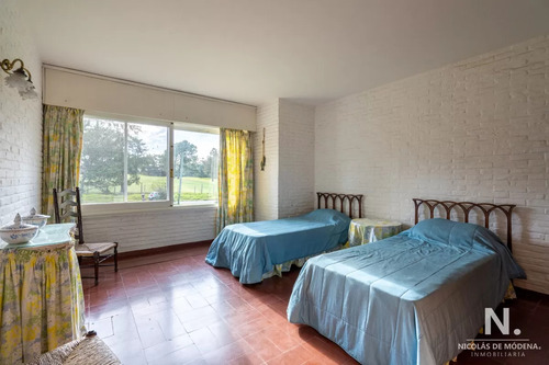 Casa En Venta En Barrio Golf, Superficie De Terreno: 4000 M2, Superficie Edificada: 557 M2