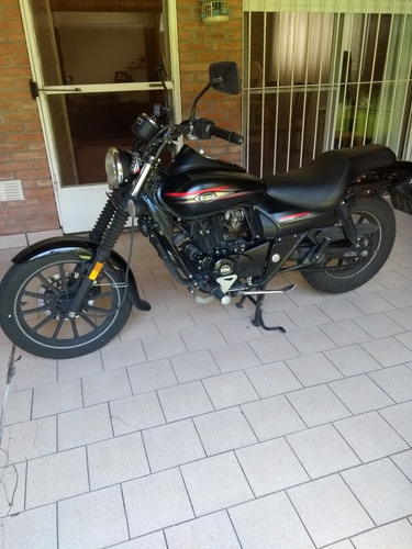 Bajaj Avenger Street