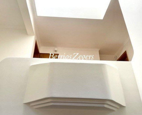 Casa En Venta De 7 Dormitorios, 6 Baños . En Las Condes Alto