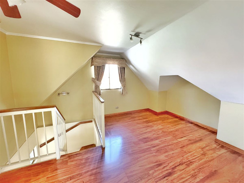 Casa En Arriendo De 5 Dorm. En Huechuraba