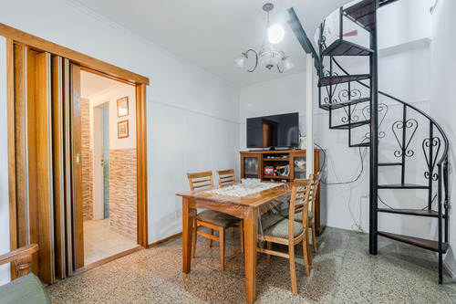 Dos Casas, Una De 3 Dormitorios Con Pileta Y La Otra 2 Dormitorios Con Terraza. 