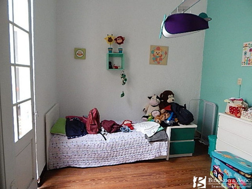 Imagen 5 de 10 de Casa En Padrón Único Con Cochera Y Fondo Sobre Av Millán