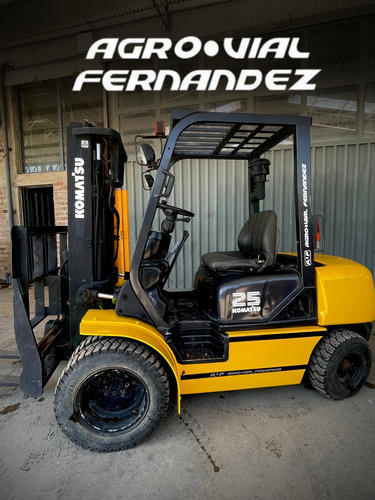 Autoelevador Komatsu 2.5tn - Dual - Uñas Volcables Diesel