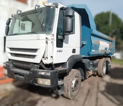 Iveco Trakker 420 TatĂș Con Volcadora Baco