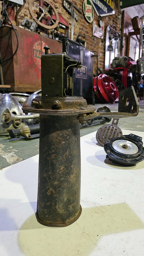 Bocina Auto Antiguo A Motor Falta Tapa Trasera Funciona Vide
