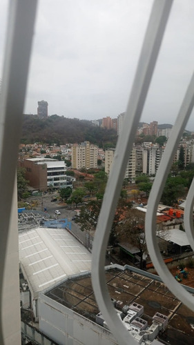 Ofrece En Venta Apartamento Urb. Los Nísperos , Res. Parque Napoli