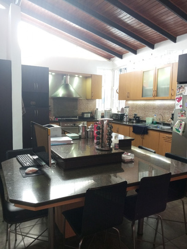 Best House Vende Hermosa Y Cómoda Casa En Colinas De Carrizal, Sector Las Peritas.