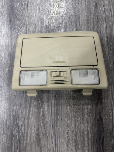 Lámpara De Techo O Portalentes Toyota Fortuner 2012-20 (Usado)