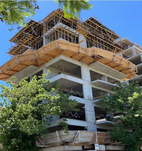 Imagen 9 de 15 de Excelente Ambiente Al Frente/ Con Balcón Terraza Y Parrilla/ Edificio De Categoría