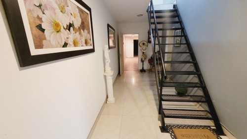 Imagen 8 de 30 de Venta Galpon Con Vivienda Lujan Oficinas Deposito