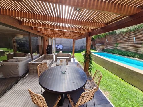 Preciosa Casa 5d 4b En El Mejor Sector El Huinganal