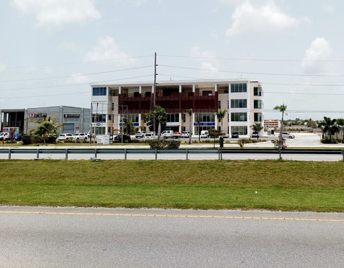 Local Comercial En Venta Ubicado En Primer Piso En Bavaro, Z