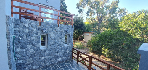 Imagen 6 de 18 de Casa Luminosa, Amplios Ventanales Al Bosque, Recientemente Inaugurada En Mar De Las Pampas