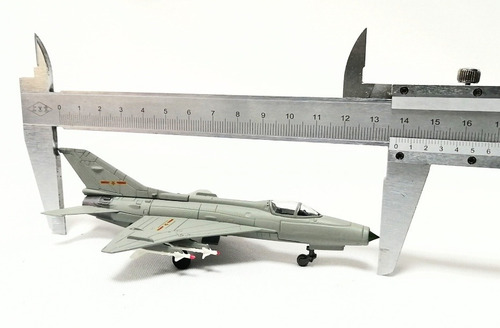 Miniatura Diecast 1/100, Caza Chino Chengdu J7 / F7