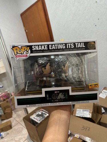 Funko Pop! Loki Snake Eating Its Tail #1330 - Hot Topic (Usado)
